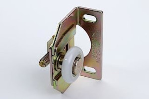 Ruedas Para Puertas Corredizas De Metal 51YMd2QtSpL._AC_UL320_